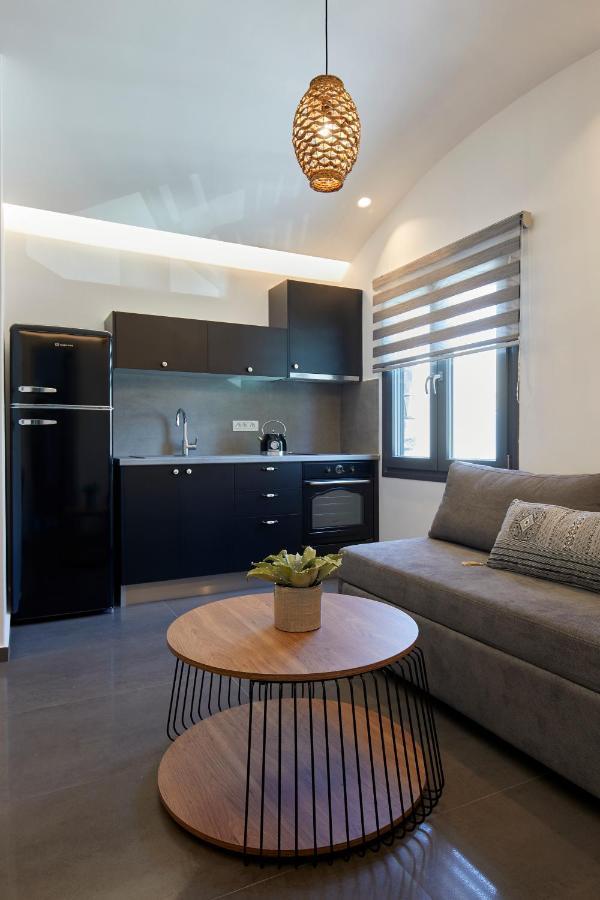 Grand-Mere Calliope Fira  Exterior foto